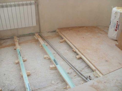 Как поднять пол на балконе под плитку. Как можно поднять пол на балконе