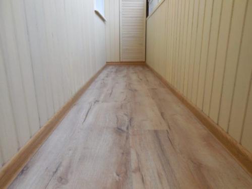 Бетонный пол на балконе. Из чего сделать пол на застеклённом балконе