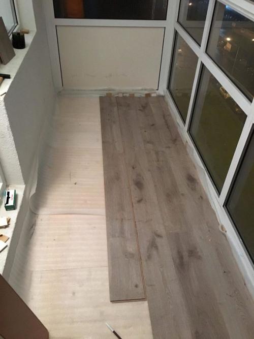 Бетонный пол на балконе. Из чего сделать пол на застеклённом балконе 32 Бетонный пол на балконе. Из чего сделать пол на застеклённом балконе 32