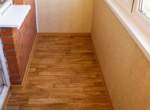 Как выровнять пол на балконе без стяжки. Выбор материалов