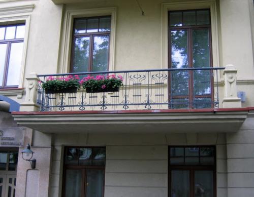 Как выровнять пол на балконе без стяжки. Выбор материалов