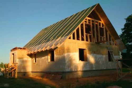 Каркасно-глинобитный дом. Поднимаем стены