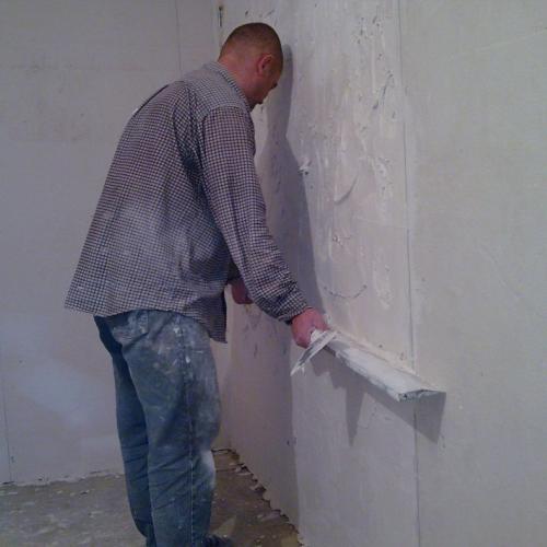 Подготовка стен под плитку в новостройке. Выравнивание стен под плитку своими руками: поэтапный алгоритм с фото и описанием, как правильно выполнять подготовку стен