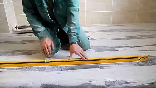 Технология укладки плитки на пол. Как правильно класть плитку на пол своими руками