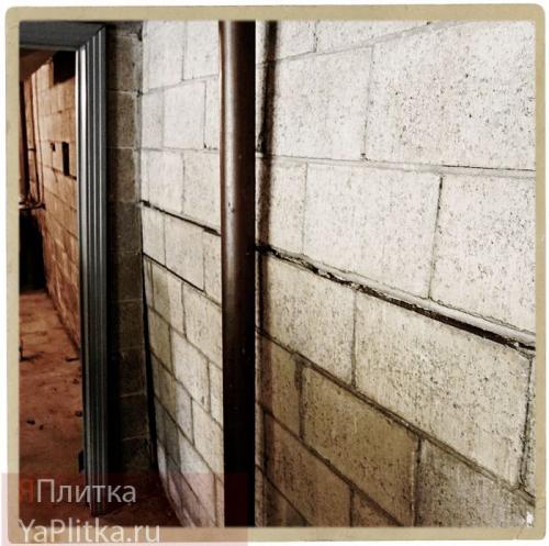 Обработка стен в ванной перед плиткой. Необходимость ровной поверхности под плитку