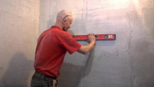 Подготовка бетонных стен под плитку. Выравнивание стен под плитку своими руками: поэтапный алгоритм с фото и описанием, как правильно выполнять подготовку стен