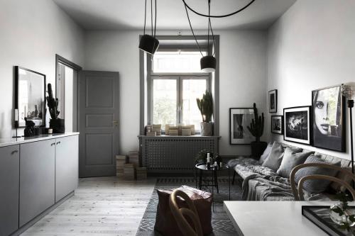 Интерьер маленькой гостиной в серых тонах. Серая гостиная — модные идеи дизайна в 2021-2022 году (80 фото)
