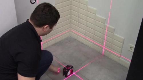 Укладка плитки на стену своими руками. Как укладывать настенную плитку своими руками: с фото инструкцией