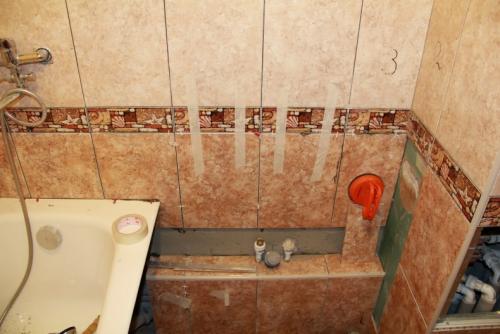 Укладка плитки в ванной на неровные стены. Укладка плитки на неровные стены — советы мастера, как положить кафель на кривые стены без каркаса и выравнивания своими руками