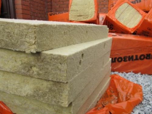 Каменная или базальтовая вата, что лучше для утепления. Чем отличаются по составу? 01 Каменная или базальтовая вата, что лучше для утепления. Чем отличаются по составу? 01