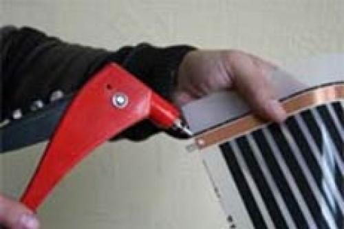 Укрепление комфорта: как уложить инфракрасное полотно под ламинат 07 Укрепление комфорта: как уложить инфракрасное полотно под ламинат 07