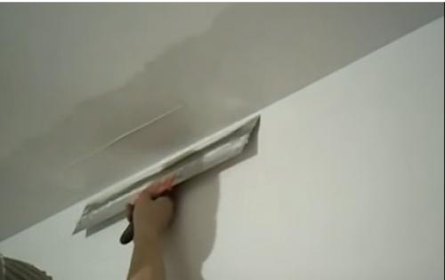 Как выровнять потолок при помощи шпаклевки. Как выровнять потолок шпаклевкой своими руками