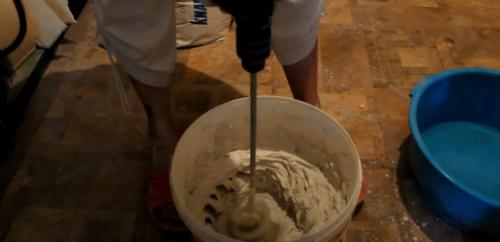 Как выровнять потолок финишной шпаклёвкой. Подготовка потолка и материалов перед отделкой