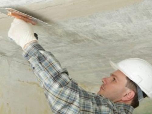 Как выровнять потолок при помощи шпаклевки. Как выровнять потолок шпаклевкой своими руками 03