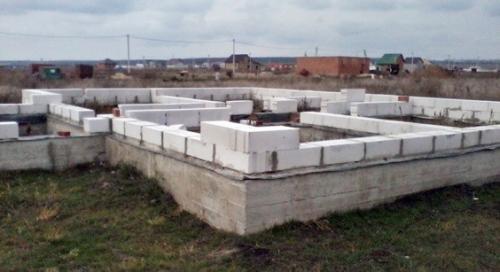 Дом из газобетона своими руками. Дом из газобетона: укладка блоков 11