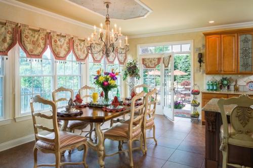 Как выровнять потолок с большими перепадами. Мокрый способ выравнивания потолка