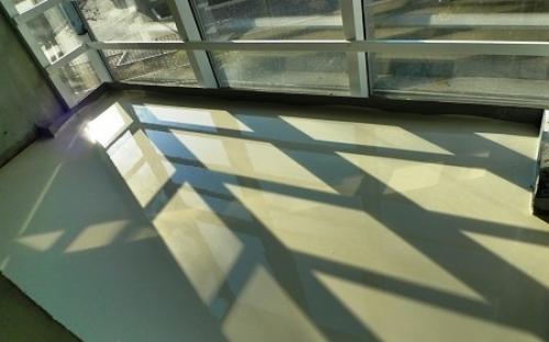 Сухая стяжка на балконе. Стяжка пола на балконе