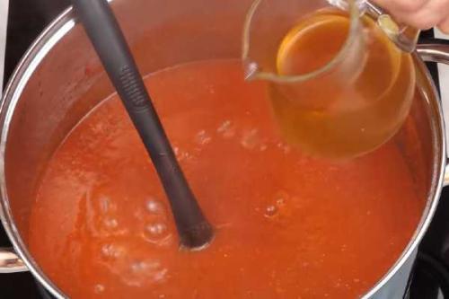 Рецепты с базиликом на зиму. Базиликовый соус на зиму — рецепты ароматного соуса с базиликом к мясу и пасте