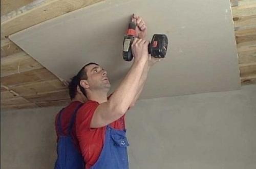 Как выровнять потолок в деревянном доме своими руками. Как выровнять потолок в деревянном доме: принципы монтажа, типы материалов и описание процесса