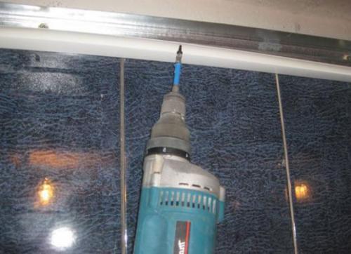 Как сделать потолок из панелей в ванной: пошаговая инструкция 05