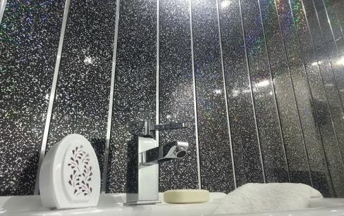 Отделка ванной комнаты пластиковыми панелями: простота и эстетика 03 Отделка ванной комнаты пластиковыми панелями: простота и эстетика 03