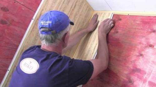 Монтаж пластиковых панелей ПВХ на стену: пошаговая инструкция 15