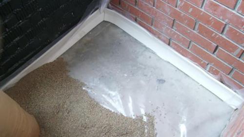 Как поднять пол на лоджии. Цементно-песчаная стяжка 01