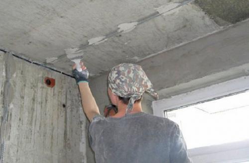 Как сделать ровный потолок в квартире. 10 советов от опытных мастеров, как быстро сделать потолок идеально ровным