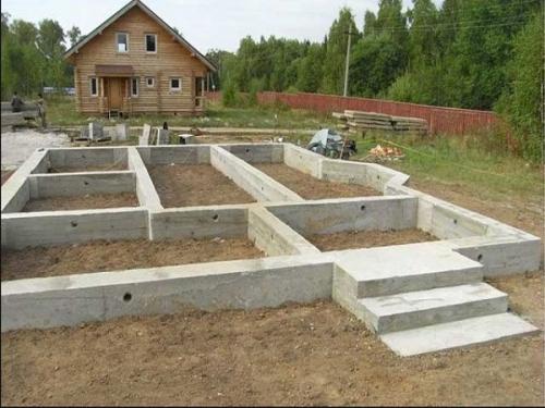 Почему нельзя делать гидроизоляцию фундамента сразу