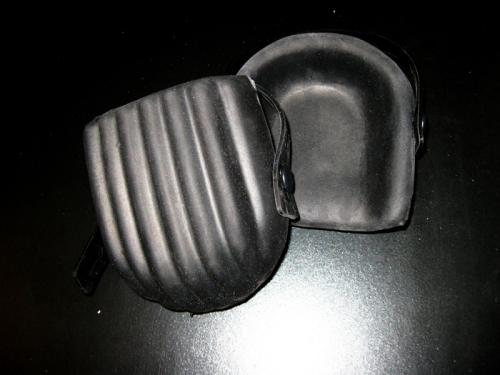 Какой размер должны иметь садовые наколенники для максимального комфорта. Наколенники. Защита коленей при проведении строительных работ