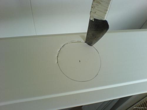 Можно ли устанавливать пластиковые панели на стены с неровностями. Монтаж ПВХ панелей