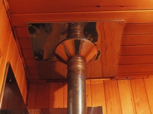 Способы отделки дымохода на крыше. Этапы отделки. Герметизация 08