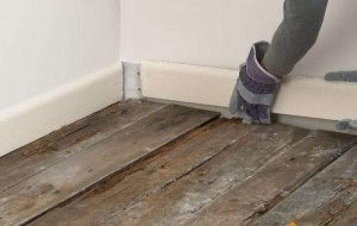 Как залить бетонную стяжку на деревянный пол. Целесообразность использования
