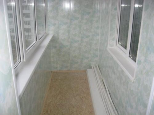 Отделка балкона панелями пвх пошаговая инструкция. Отделка балкона панелями ПВХ: 1 вариант без обрешетки и 2 способа с ней