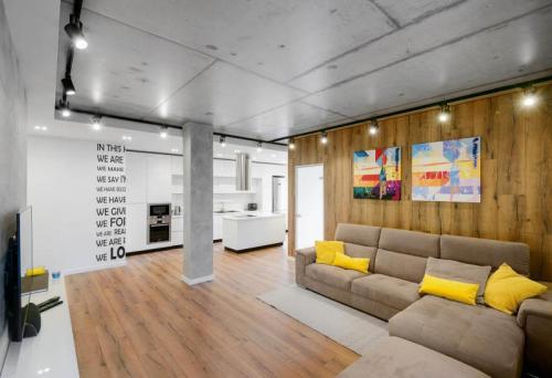 Как выровнять потолок в квартире в старом доме.. Ремонт потолков выравнивающими смесями 05