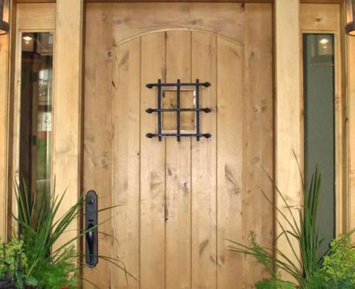 Как выбрать идеальную входную дверь для каркасного дома: советы и рекомендации 03 Как выбрать идеальную входную дверь для каркасного дома: советы и рекомендации 03