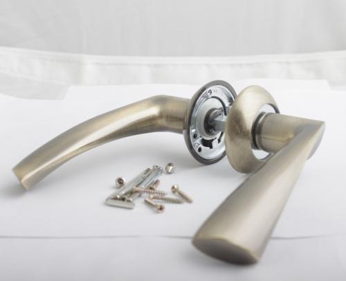 Разболталась ручка межкомнатной двери. Устройство и принцип работы дверной ручки