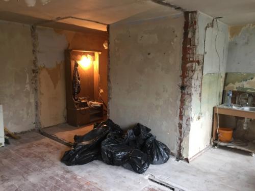 Какие инструменты и оборудование необходимы для сноса стен в панельной хрущевке. Дневник бюджетного ремонта хрущёвки своими руками. Част. Демонтаж