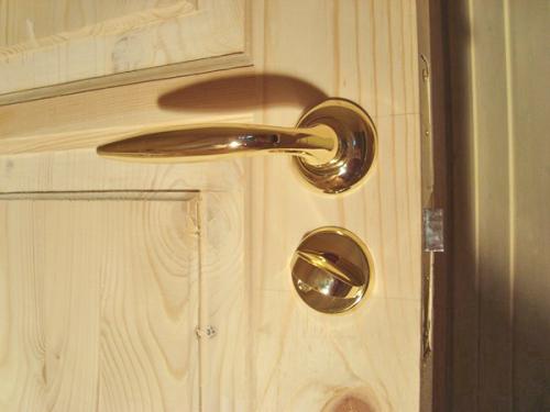 Как разобрать и снять дверную ручку межкомнатной двери. Как разобрать круглую дверную ручку межкомнатной двери