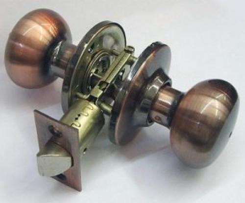 Как снять дверную ручку без болтов. Как правильно снять дверную ручку межкомнатной двери