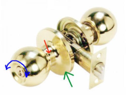 Как снять дверную ручку без болтов. Как правильно снять дверную ручку межкомнатной двери
