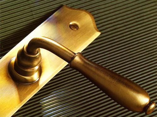 Разборка межкомнатной дверной ручки. Виды ручек межкомнатных дверей