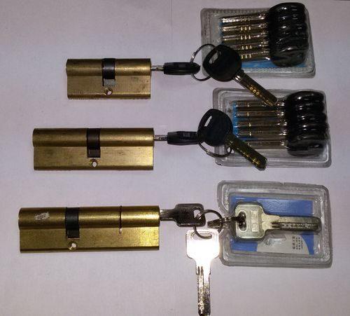 Как заменить замок в китайской металлической двери. Важная информация про личинки китайских дверей