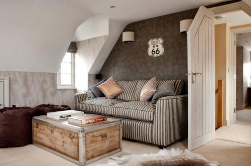 Сундук на лоджию своими руками: пошаговая инструкция 05